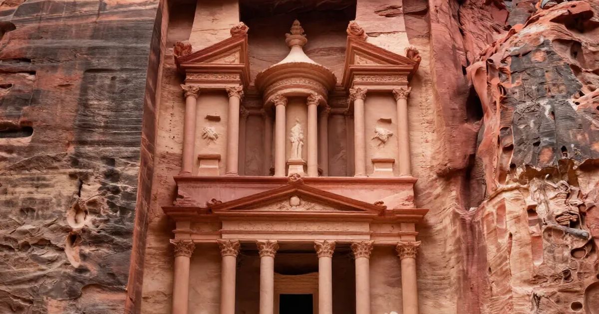 Three Days Tour from Amman: Jerash, Petra, Wadi Rum and Dead Sea